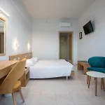 Отель Riviera 4*