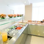 Ξενοδοχείο Riviera 4*