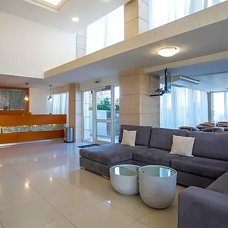 Riviera Hotel
