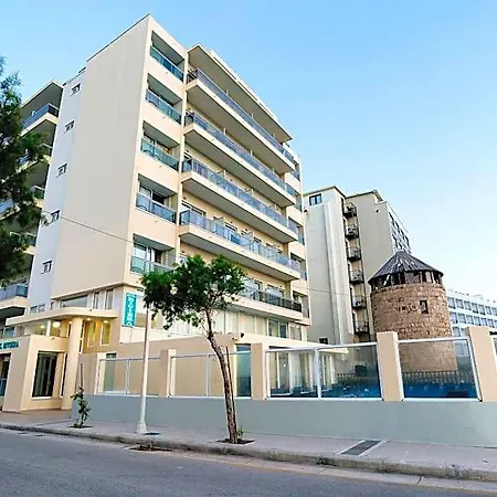 Riviera Hotel